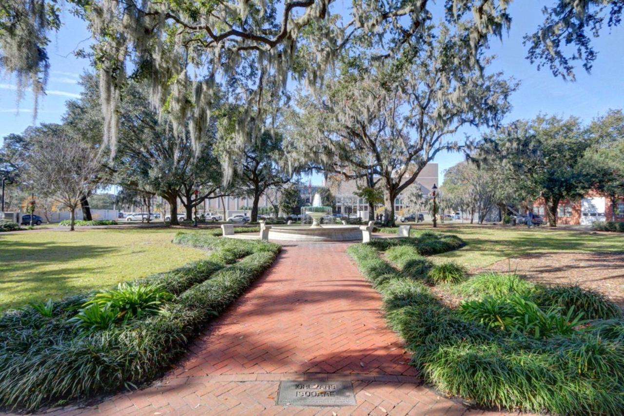 Orleans Square Vila Savannah Exterior foto