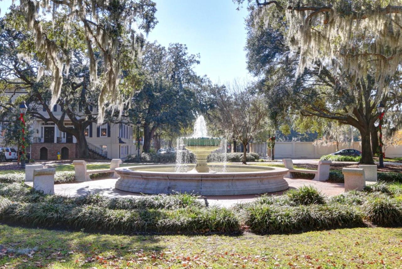 Orleans Square Vila Savannah Exterior foto